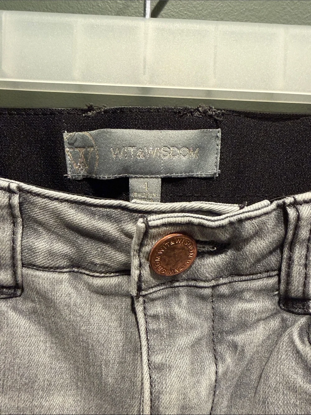 Wit & Wisdom Women's Light Gray Straight Jeans Size 4